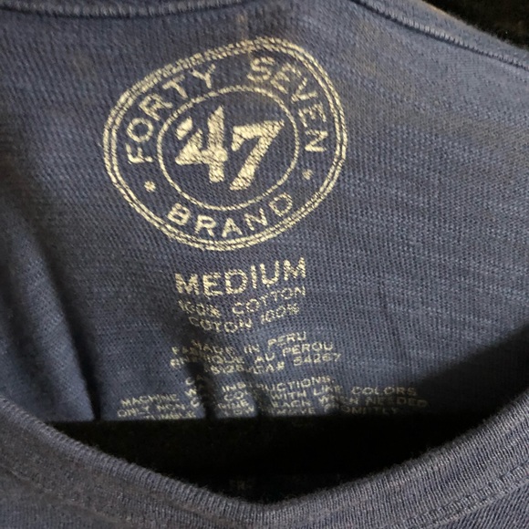 Chicago Cubs Tee NWOT - Picture 2 of 3